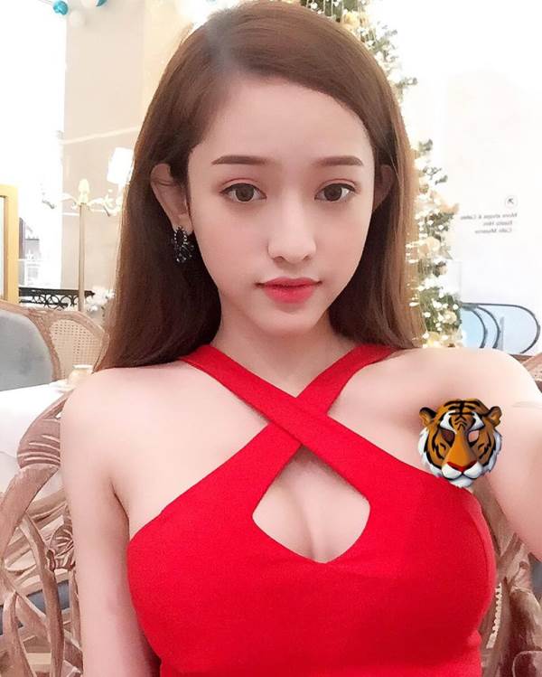 Bị lấy ảnh xấu 'dìm hàng', Thúy Vi lên tiếng đáp trả 'cô giáo' không thương tiếc? - Ảnh 3 Bị lấy ảnh xấu 'dìm hàng', Thúy Vi lên tiếng đáp trả 'cô giáo' không thương tiếc? - Ảnh 3