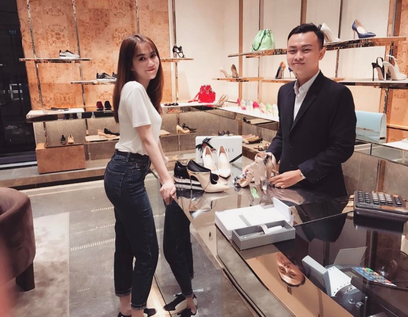 Khám phá nơi 'cất giữ' các bí mật của Ngọc Trinh - Ảnh 8 Khám phá nơi 'cất giữ' các bí mật của Ngọc Trinh - Ảnh 8