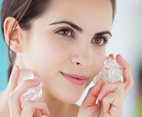 Bật mí bí quyết se khít lỗ chân lông bằng đá lạnh - Ảnh 2 se-khit-lo-chan-long-bang-da-lanh