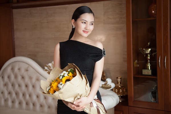 Bí quyết giữ dáng như gái đôi mươi của kiều nữ Ngọc Lan - Ảnh 7 Ngọc Lan hạnh phúc vì Thanh Bình chồng chị rất yêu thương, chăm sóc tốt cho hai mẹ con - Ảnh: Mễ Thuận