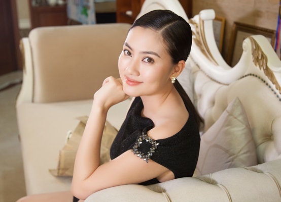 Bí quyết giữ dáng như gái đôi mươi của kiều nữ Ngọc Lan - Ảnh 5 Từ khi có con, Ngọc Lan cảm thấy mình có nhiều thay đổi cả ở ngoại hình lẫn tính cách - Ảnh: Mễ Thuận