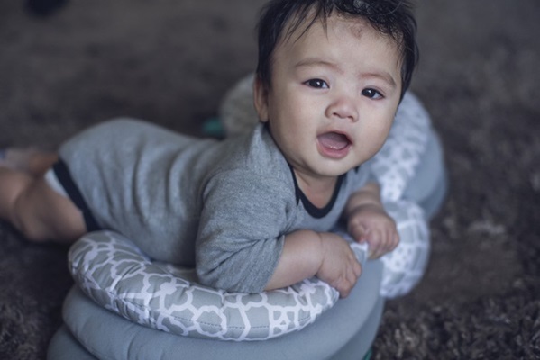 Bí quyết giữ dáng như gái đôi mươi của kiều nữ Ngọc Lan - Ảnh 3 Lúc mới sinh, bé Phôi con trai Ngọc Lan nặng đến 4kg.