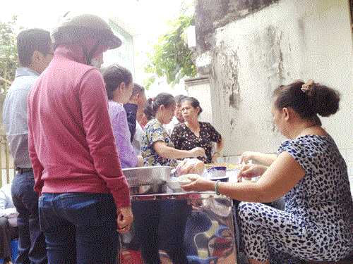 1001 kiểu chặt chém khách du lịch: 3 cửa hàng đất Sài thành muốn ăn phải nghe chửi - Ảnh 3 1001 kiểu chặt chém khách du lịch: 3 cửa hàng đất Sài thành muốn ăn phải nghe chửi - Ảnh 3