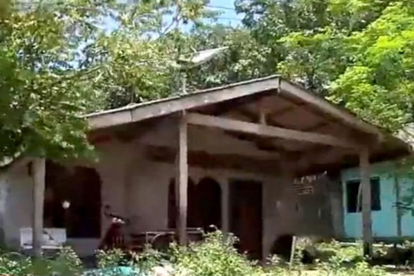 Rúng động: Nữ sinh 15 tuổi bị 40 người đàn ông cùng làng thay phiên nhau cưỡng hiếp - Ảnh 1 Rúng động: Nữ sinh 15 tuổi bị 40 người đàn ông cùng làng thay phiên nhau cưỡng hiếp - Ảnh 1