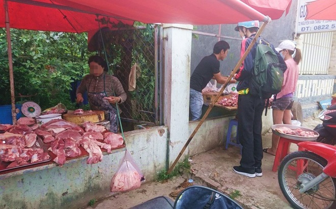 Thực hư chuyện thịt heo 100.000/3kg bán tràn lan khắp lề đường Sài Gòn - Ảnh 9 Thực hư chuyện thịt heo 100.000/3kg bán tràn lan khắp lề đường Sài Gòn - Ảnh 9