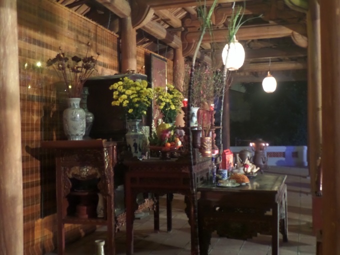 Bàn thờ Tết Nguyên đán luôn được quan tâm, chú trọng mỗi dịp Tết đến Xuân về Bàn thờ Tết Nguyên đán luôn được quan tâm, chú trọng mỗi dịp Tết đến Xuân về