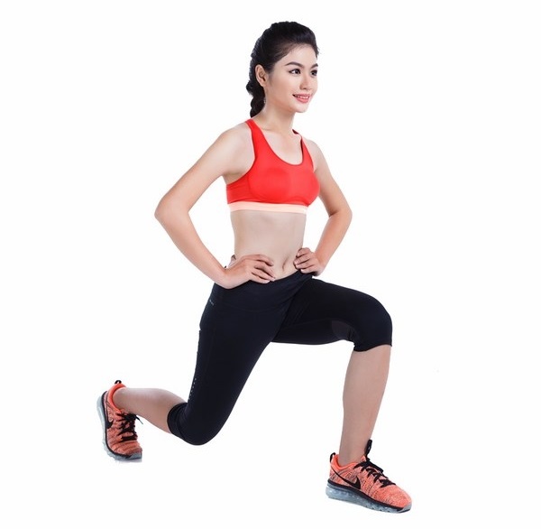 Hướng dẫn thực hiện bài tập thể dục nhảy tấn trước giúp giảm mỡ bụng buổi sáng hiệu quả