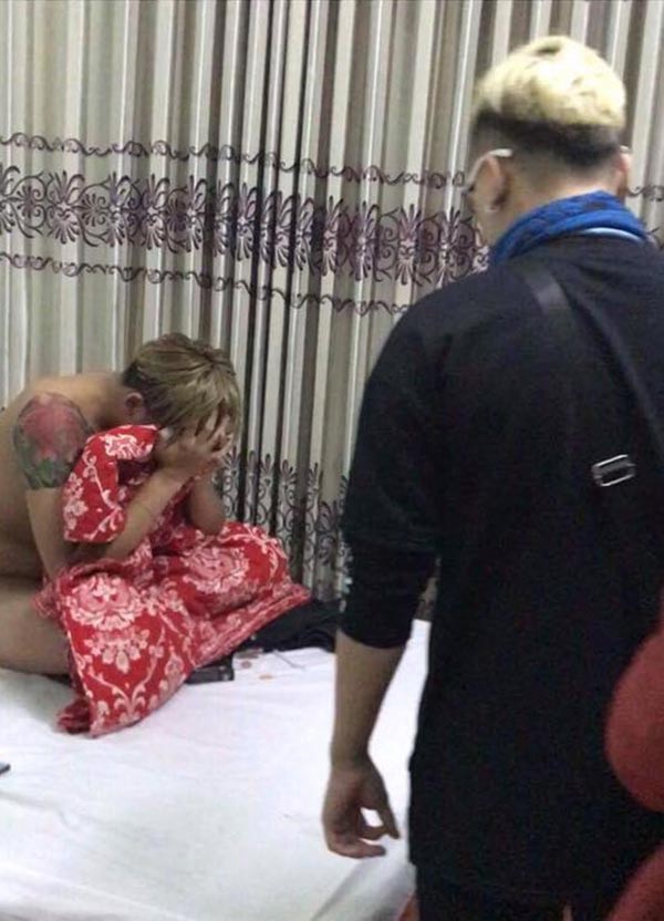 Bị bắt tại trận đang lăng nhăng với chị gái người yêu trong nhà nghỉ, chàng trai 9x Hà Nội nhận cái kết đắng - Ảnh 2 Bị bắt tại trận đang lăng nhăng với chị gái người yêu trong nhà nghỉ, chàng trai 9x Hà Nội nhận cái kết đắng - Ảnh 2