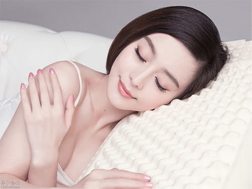 Chỉ cần làm việc này mỗi tối, da sẽ trắng mịn, căng bóng vào sáng mai - Ảnh 1 Chỉ cần làm việc này mỗi tối, da sẽ trắng mịn, căng bóng vào sáng mai - Ảnh 1
