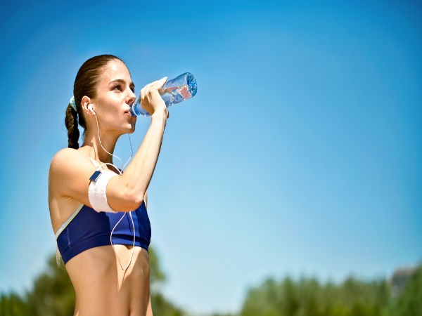 Những việc nên và không nên làm giúp bạn vượt qua 'nổi ám ảnh' về da nám, đen sạm vào mùa hè - Ảnh 1 Bí quyết chăm sóc da mùa hè này không còn sợ da nám, đen sạm nữa