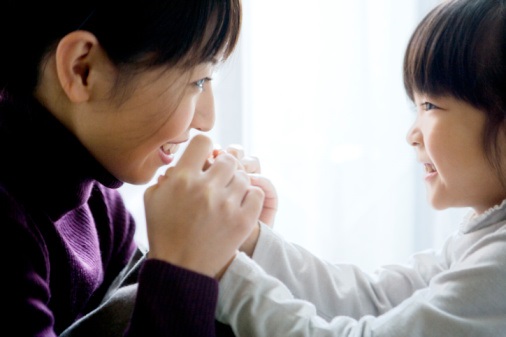 6 mẹo giao tiếp bố mẹ cần biết để trẻ nghe lời răm rắp - Ảnh 2