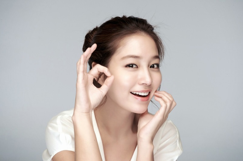 Bỏ qua làm sao được cách chăm sóc da mặt như da em bé mang lại làn da trẻ đẹp mịn màng cho các chị em - Ảnh 2 Dưỡng ẩm đầy đủ là cách chăm sóc da mặt như da em bé căng mịn