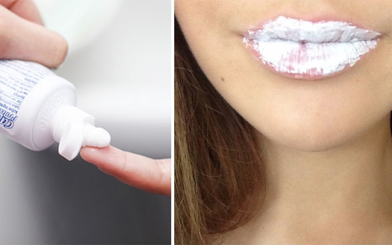 Tiết lộ cách làm hồng môi bằng kem đánh răng - Ảnh 1 Thoa kem đánh răng giúp <a target='_blank' href='https://www.phunuvagiadinh.vn/lam-hong-moi.topic'>làm hồng môi</a> hiệu quả.