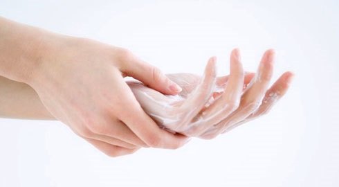 Rửa tay đúng cách làm mềm da tay đơn giản và hiệu quả nhất