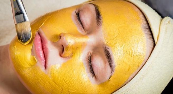 Cách làm trắng da bằng bột nghệ và chanh Cách làm trắng da bằng bột nghệ và chanh