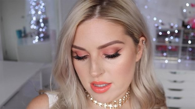 Cách trang điểm dễ thương gam màu đào hot nhất hiện nay