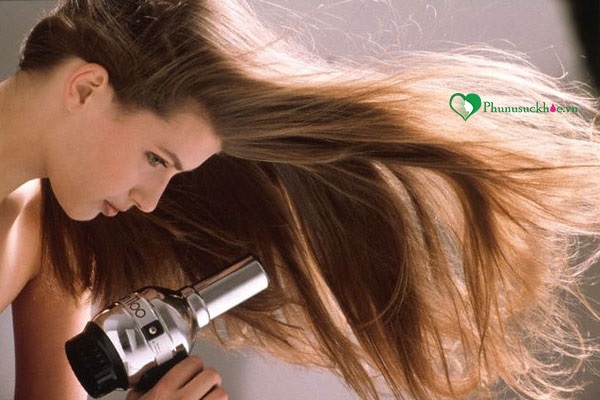 4 cách trị rụng tóc đơn giản mà đảm bảo hiệu quả cao - Ảnh 1 Ngưng dùng máy làm tóc là cách trị rụng tóc đơn giản