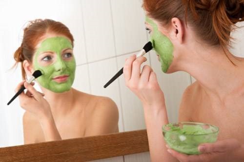Coi chừng mặt đầy mụn vì đắp mặt nạ sai cách - Ảnh 2 Coi chừng mặt đầy mụn vì đắp mặt nạ sai cách