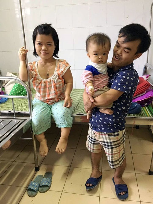Cặp vợ chồng lùn nhất tỉnh Điện Biên: Gặp nhau nhờ duyên trời định và tương lai đầy sóng gió - Ảnh 2 Cặp vợ chồng lùn nhất tỉnh Điện Biên: Gặp nhau nhờ duyên trời định và tương lai đầy sóng gió - Ảnh 2