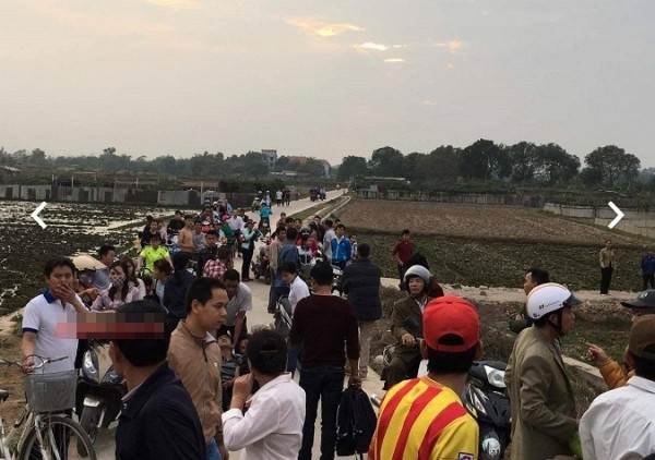 Mặc kệ còi báo hiệu, người đàn ông vẫn cố tình băng qua đường ray tàu hỏa và cái kết ‘đắng’ - Ảnh 2