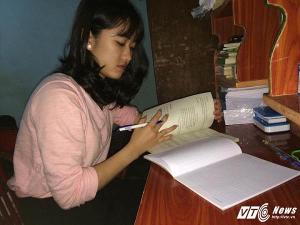 Gặp lại nữ sinh bị cưa chân do bác sĩ tắc trách ở Đắk Lắk - Ảnh 1 Gặp lại nữ sinh bị cưa chân do bác sĩ tắc trách ở Đắk Lắk - Ảnh 1