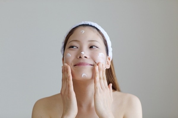 4 mẹo chăm sóc da dành riêng cho hội chị em 'siêu lười' - Ảnh 2 4 mẹo chăm sóc da dành riêng cho hội chị em 'siêu lười' - Ảnh 2
