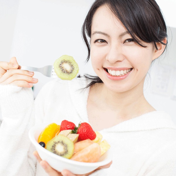 Ăn nhiều trái cây giúp dưỡng da sau khi thay da sinh học