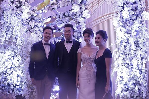 Lộ chân dung chồng mới cưới của nữ cơ trưởng Vietnam Airlines, 'phong độ' không kém Trương Thế Vinh - Ảnh 2