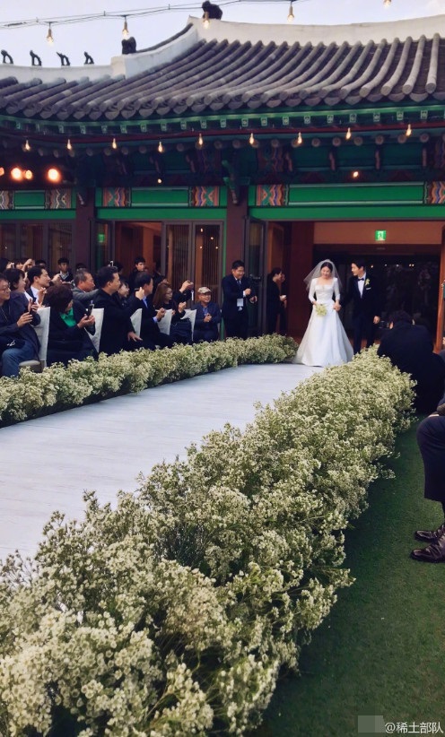 Những con số khủng khiếp trong hôn lễ Song Joong Ki - Song Hye Kyo