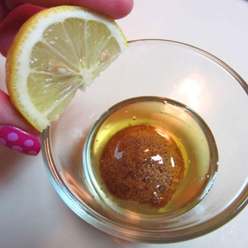 Da trắng bóc, sạch tế bào chết chỉ với 1 muỗng đường nâu - Ảnh 2 Tẩy da trắng bóc, sạch tế bào chết chỉ với 1 muỗng đường nâu