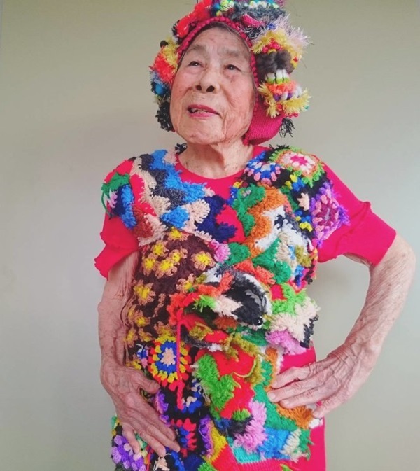 Lạ lùng những cụ bà trăm tuổi làm nghề... người mẫu - Ảnh 6 Lạ lùng những cụ bà trăm tuổi làm nghề... người mẫu