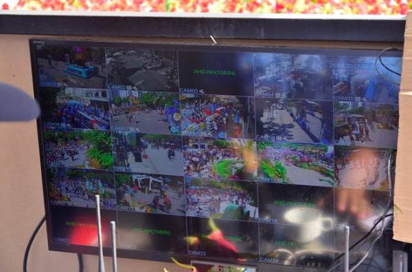 Nhiều người bị cướp giật iPhone ở đường hoa Nguyễn Huệ - Ảnh 3