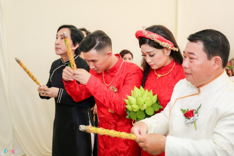 Cuộc đời phong tình và hai lần đổ vỡ hôn nhân vì tiền của NSƯT Kim Tử Long - Ảnh 2 Cuộc đời phong tình và hai lần đổ vỡ hôn nhân vì tiền của NSƯT Kim Tử Long - Ảnh 2