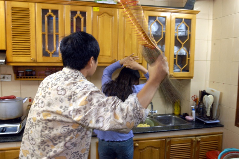 1001 kiểu cuồng ghen: Vì những điều bóng gió, chồng 'tra tấn' vợ suốt 3 năm - Ảnh 1 1001 kiểu cuồng ghen: Vì những điều bóng gió, chồng 'tra tấn' vợ suốt 3 năm - Ảnh 1