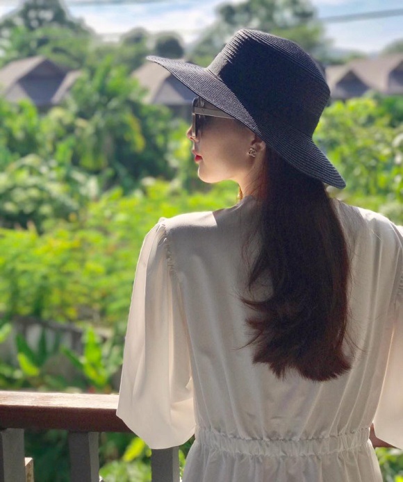 Rộ tin Hoa hậu Đặng Thu Thảo đang mang bầu với loạt bằng chứng đáng ngờ - Ảnh 5