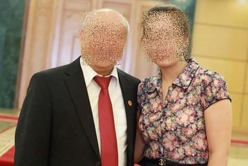 Người đập vỡ kính ô tô vì chắn ngang cửa vào nhà là bác sĩ và chồng của biên tập viên VTV nổi tiếng - Ảnh 2 Người đập vỡ kính ô tô vì chắn ngang cửa vào nhà là bác sĩ và chồng của biên tập viên VTV nổi tiếng - Ảnh 2