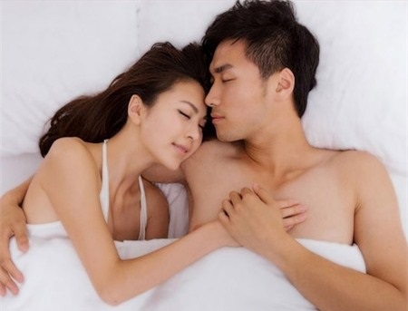 Dấu hiệu chứng tỏ chàng hài lòng với bạn trong 'chuyện ấy' - Ảnh 2 Dấu hiệu chứng tỏ chàng hài lòng với bạn trong 'chuyện ấy' - Ảnh 2