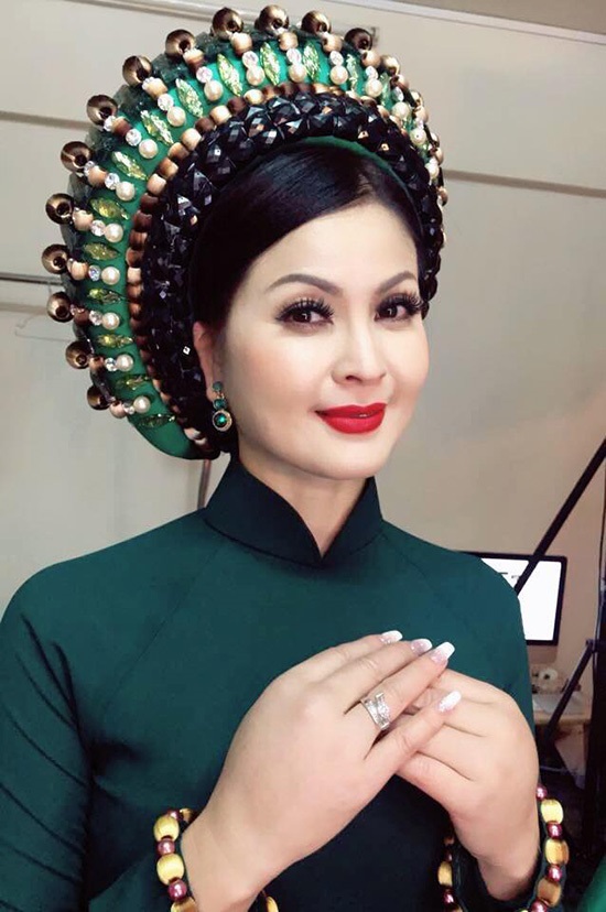 Sau 10 năm vắng bóng showbiz với sự cố đáng quên, Yến Vy lần đầu tiên bất ngờ tái xuất khiến ai nấy đều ngỡ ngàng - Ảnh 4 Sau 10 năm vắng bóng showbiz với sự cố đáng quên, Yến Vy lần đầu tiên bất ngờ tái xuất khiến ai nấy đều ngỡ ngàng - Ảnh 4