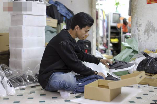 9x Đà Nẵng tự thiết kế và sản xuất giày Việt 100% và câu chuyện khởi nghiệp với 25 triệu đồng - Ảnh 1