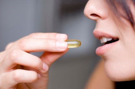 Dùng vitamin E dưỡng da mỗi ngày, hãy đọc ngay bài viết này để không khiến mụn 'nở hoa' đầy mặt - Ảnh 4 Dùng vitamin E dưỡng da mỗi ngày, hãy đọc ngay bài viết này để không khiến mụn 'nở hoa' đầy mặt - Ảnh 4