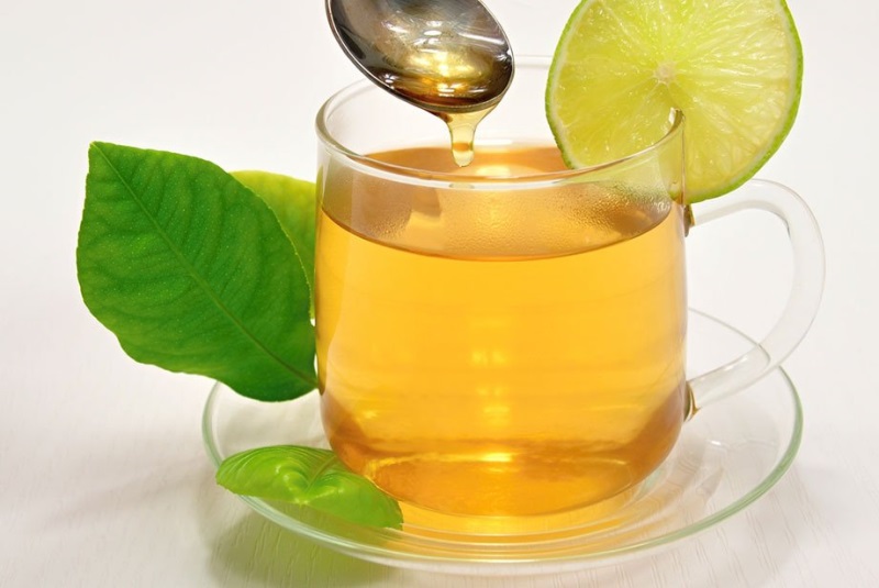 Dưỡng trắng da toàn thân tự nhiên bằng trà xanh và mật ong cho da khoẻ mạnh, chống oxi hoá hiệu quả