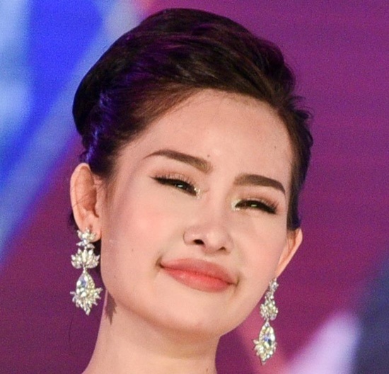 Sau khi đứng cạnh tân Hoa hậu Đại dương 'môi tều', Dương Triệu Vũ đã treo status thế này đây - Ảnh 6