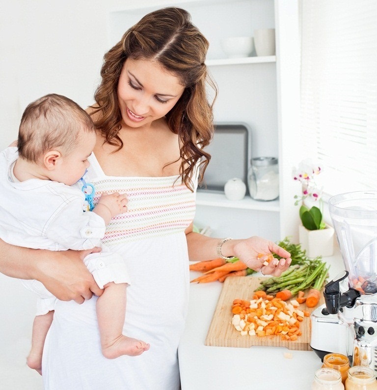 Chế độ ăn uống khoa học được xem là phương pháp giảm cân sau sinh hiệu quả.