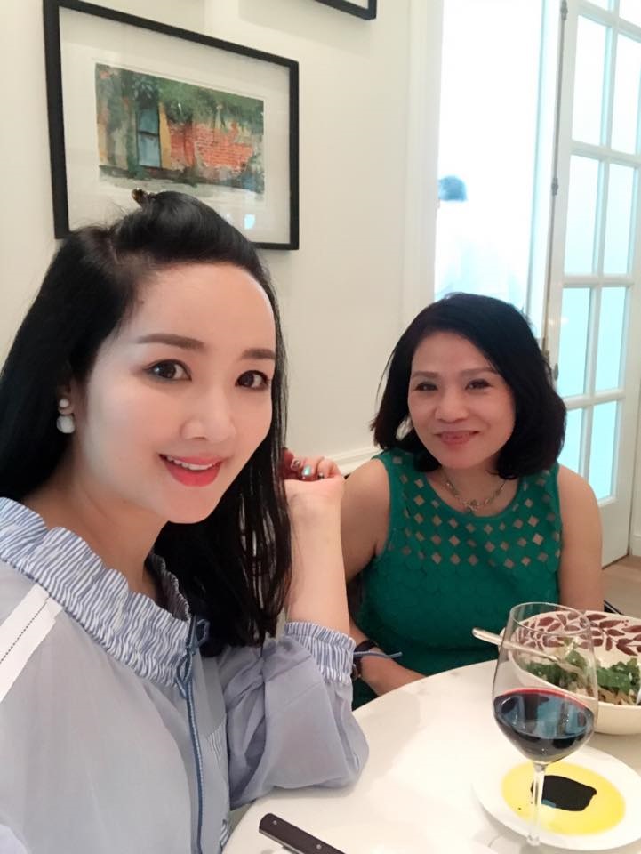 Hoa hậu Đền Hùng Giáng My trẻ trung xinh đẹp ở tuổi U50