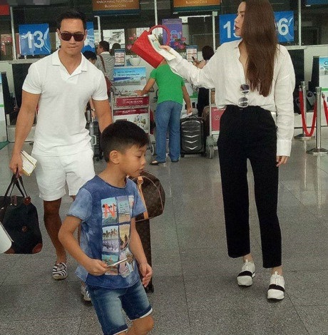 Kim Lý ngọt ngào gọi Hà Hồ là 'em yêu': Chính thức không còn là 'bạn trai tin đồn'? - Ảnh 6 Kim Lý ngọt ngào gọi Hà Hồ là 'em yêu': Chính thức không còn là 'bạn trai tin đồn'? - Ảnh 6