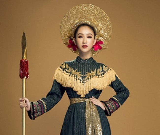 Những hoa hậu Việt cứ lặng lẽ đi thi lại được giải cao - Ảnh 16 Những hoa hậu Việt cứ lặng lẽ đi thi lại được giải cao - Ảnh 16