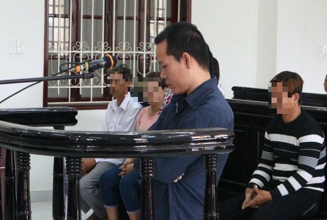 Gã hàng xóm hiếp dâm bé gái lớp 3 đến mang thai: Án chung thân cho 'yêu râu xanh' - Ảnh 1 Gã hàng xóm hiếp dâm bé gái lớp 3 đến mang thai: Án chung thân cho 'yêu râu xanh' - Ảnh 1