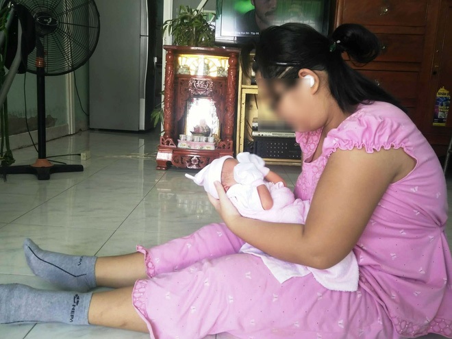 Nhói lòng cảnh 'bà mẹ nhí' chăm con gái mới sinh: Bị chính anh rể hiếp dâm rồi chối bỏ - Ảnh 8 Nhói lòng cảnh 'bà mẹ nhí' chăm con gái mới sinh: Bị chính anh rể hiếp dâm rồi chối bỏ - Ảnh 8