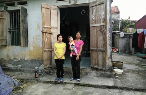 Nỗi đau mẹ già không có nổi 100 ngàn đưa con đi đẻ, cháu ngoại bị chối bỏ bệnh tật đầy mình - Ảnh 1 Nỗi đau mẹ già không có nổi 100 ngàn đưa con đi đẻ, cháu ngoại bị chối bỏ bệnh tật đầy mình - Ảnh 1