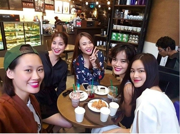 Hội bạn thân toàn chân dài đình đám của Đàm Thu Trang, bạn gái Cường Đô La - Ảnh 5 Hội bạn thân toàn chân dài của Đàm Thu Trang, bạn gái Cường Đô la